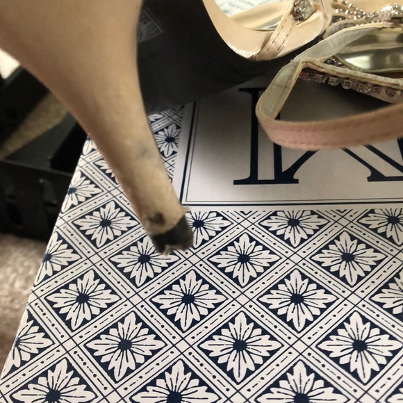 Ivory heels - Picture 8 of 8